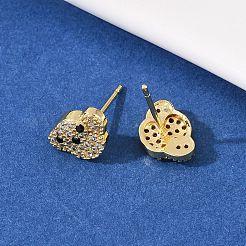 Orecchini a bottone in ottone con micro pavé di zirconi cubici trasparenti a forma di cane&nbsp;EJEW-F400-09G