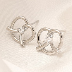 Pendientes con forma de corazón de latón chapado en rack y micro pavé de circonitas cúbicas transparentes&nbsp;EJEW-H143-17P