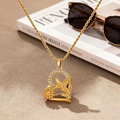 Collier pendentif en acier inoxydable 304 serti de micro-pavés de zirconiums cubiques transparents en forme de cœur avec fleur et oiseau&nbsp;WG05DAA-01