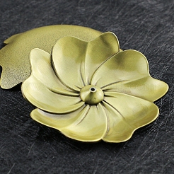 Weihrauchbrenner aus Blumenlegierung&nbsp;PW-WGEA4E1-01