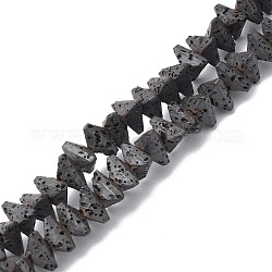Fili di perle di roccia lavica naturale, triangolo, 7x7.5x4~4.5mm, Foro: 1 mm, circa 100pcs/filo, 15.98 pollice (40.6 cm)