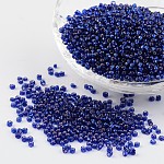 12/0 Perlas de semillas de vidrio, plata forrada agujero redondo, redondo, azul, 2mm, agujero: 1 mm, aproximamente 3306 unidades / 50 g
