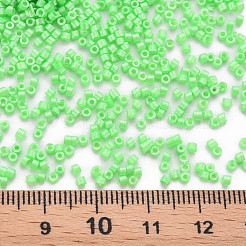 Perles cylindriques en verre de couleur fluorescente&nbsp;SEED-S047-P-006