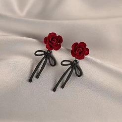 Französische Vintage-Ohrstecker mit Rosenmotiv aus Samtlegierung&nbsp;FS-WGD8096-01