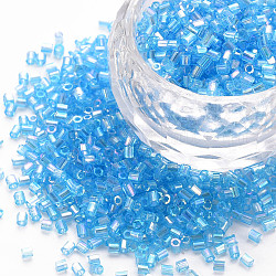 Perles de bugle en verre, couleurs transparentes arc, bleu profond du ciel, 2.5~3x2mm, Trou: 0.9mm, environ 15000 pcs / livre