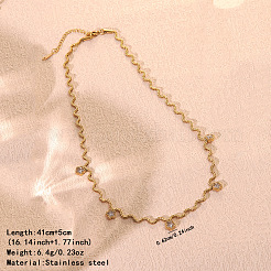 Collana con pendente a stella da donna in acciaio inossidabile 304 con pavé di zirconi cubici.&nbsp;WG021D4-02