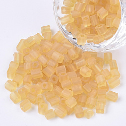 6/0 transparentes perles de rocaille en verre, dépoli couleurs, trou carré, cube, Sandy Brown, 6/0, 3~5x3~4x3~4mm, Trou: 1.2~1.4mm, environ 4500 pcs / sachet 
