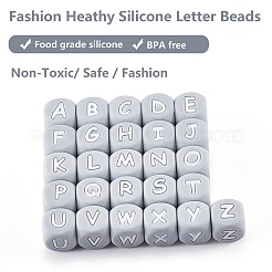 20 Stück graue Würfelbuchstaben-Silikonperlen 12x12x12 mm quadratische Würfel-Alphabet-Perlen mit 2 mm Lochabstandshalter lose Buchstabenperlen für Armband-Halsketten-Schmuckherstellung&nbsp;JX436N
