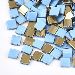 Cuentas de semillas de vidrio opaco electrochapado, 2 agujero, Rectángulo, oro chapado, luz azul cielo, 5x4.5~5.5x2~2.5mm, agujero: 0.5~0.8 mm
