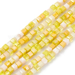 Brins de perles de verre de galvanoplastie de couleur dégradée, de couleur plaquée ab , facette, cube, jaune, 4x4x4mm, Trou: 1.2mm, Environ 94~97 pcs/chapelet, 14.84~15.28 pouce (37.7~38.8 cm)