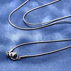 Fabricación de collares de cadena de serpiente de acero inoxidable 304 resistentes al deslustre, con cierre de langosta, color acero inoxidable, 17.7 pulgada (45 cm)