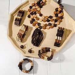 Collane multistrato con perline di legno e braccialetti con perline e set di orecchini pendenti&nbsp;WG7BAAE-02