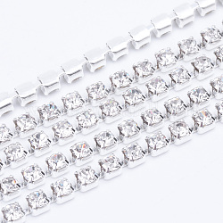 Cadenas de strass Diamante de imitación de bronce, cadenas de la taza del Rhinestone, color plateado, cristal, 4mm, aproximamente 10 yardas / paquete
