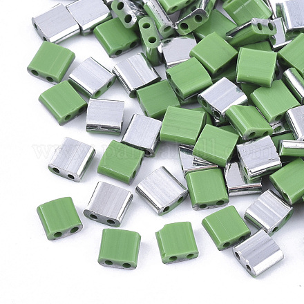 2ホールガラスシードビーズ  ハーフプラチナメッキカラー  正方形  薄緑  5x4.5~5.5x2~2.5mm  穴：0.5~0.8mm  約118個/10g X-SEED-S031-L-047-K-1