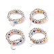 2 pz 2 anelli elastici in vetro e ottone con perline con ciondoli per donna RJEW-JR00480-1