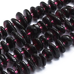 Brins de perles de grenat rouge naturel, avec des perles de rocaille, plat, 8~12x7~10x2~3mm, Trou: 1mm, Environ 85 pcs/chapelet, 15.55'' (39.5 cm)