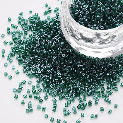 ガラスシリンダービーズ シードビーズ 透明色光沢 丸い穴 濃い緑 1 5 2x1 2mm 穴 0 8mm 約8000個 袋 約1ポンド バッグの通販 Jp Pandahall Com