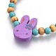 Braccialetti elasticizzati con perline di legno a forma di coniglietto per bambini BJEW-JB04129-03-3
