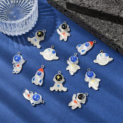 6pcs 6 styles de pendentifs en résine&nbsp;RESI-YW0005-67