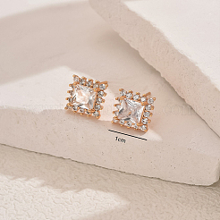 Boucles d'oreilles à tige carrées en laiton avec micro pavé de zircons cubiques transparents&nbsp;AV3279