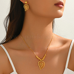 Ensemble élégant collier pendentif feuille creuse en laiton et boucles d'oreilles assorties pour événements féminins&nbsp;IV5580