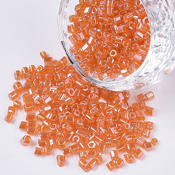 8/0 due perline di vetro tagliato, esagono, lucentezza di colori trasparenti, arancione scuro, 2.5~3x2.5mm, Foro: 0.9 mm, circa 15000pcs/scatola