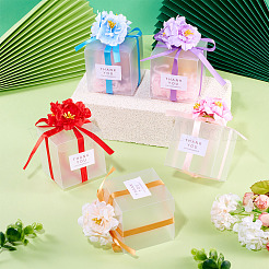 Durchsichtige PVC-Geschenkverpackungsboxen für Süßigkeiten mit Band und Kunstblume&nbsp;CON-TAC0001-20B