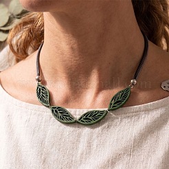 Collane boho a più fili in ecopelle nera con perline a forma di foglia in legno cavo per donna&nbsp;WGCAA73-01