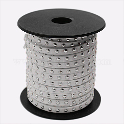 Cordón de ante sintético con tachuelas de aluminio plateado, encaje de imitación de gamuza, blanco, 5x2mm, aproximamente 20 yardas / rodillo