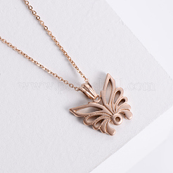 Elegantes collares colgantes de mariposa hueca de acero inoxidable para mujer&nbsp;XQ2500