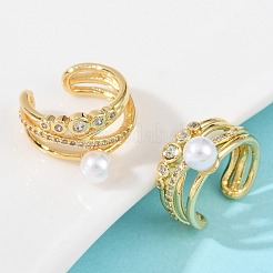 Pendientes tipo brazalete de latón con micropavé de circonitas cúbicas transparentes en forma de C&nbsp;EJEW-Z111-04G-02