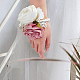クラスパイア4ピースシルク手首コサージュ  プラスチック製の模造花と模造真珠のストレッチブレスレット付き  結婚式のための  パーティーの装飾  ピンク  170x140mm  4個/セット AJEW-CP0001-63-4