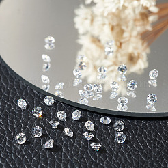 100 Stück diamantförmige Zirkonia-Cabochons der Güteklasse AAA&nbsp;ZIRC-TADJ0001-01A