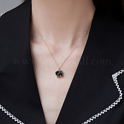 Collares con colgante de elefante de doble cara en acero inoxidable 304 y concha natural teñida en blanco y negro para mujer.&nbsp;WGC210C-01
