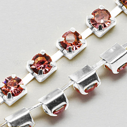 Cadenas de strass Diamante de imitación de bronce, cadena de la taza del rhinestone, 1440 pcs rhinestone / paquete, Grado A, color plateado, rosa luz, 2.8mm, aproximadamente 24.6 pie (7.5 m) / paquete