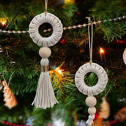 Handgemachter Weihnachtskranz aus Baumwolle mit Makramee-Anhänger&nbsp;PW-WGD54F2-01