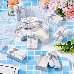 Schmuckgeschenkboxen aus Karton mit Tupfenmuster und Schleife&nbsp;X1-CON-TAC0001-10C