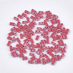 2-trou perles rocailles en verre opaque, lustered, rectangle, rouge indien, 4.5~5.5x2x2~2.5mm, Trou: 0.5~0.8mm