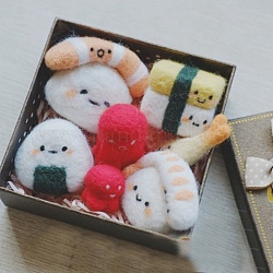 Boîte cadeau imitation sushi kit de feutrage à l'aiguille, y compris les aiguilles de fer, châssis en mousse, laine, boîte-cadeau en papier et remplisseur de papier, couleur mixte, produit fini: 128.5x128.5x40mm