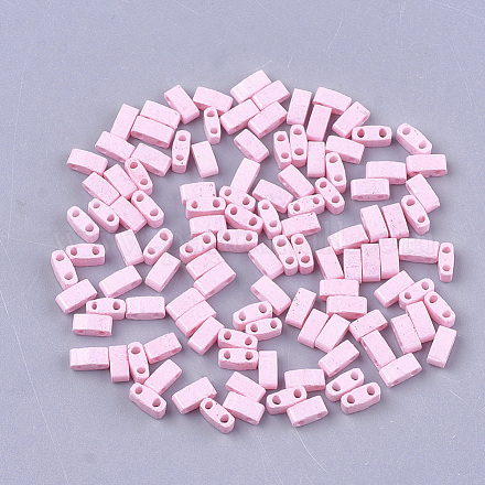 2穴ベーキングペイントガラスシードビーズ  長方形  ピンク  4.5~5.5x2x2~2.5mm  穴：0.5~0.8mm SEED-S023-17B-23-1