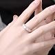 ロマンチックな真鍮キュービックジルコニアフラットラウンド婚約結婚指輪  サイズ8  銀  18mm RJEW-BB00237-02-5