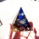 オルゴナイトピラミッド樹脂ディスプレイ装飾  内側に天然アメジストチップ入り生命の樹  ホームオフィスデスク用  カラフル  60x60mm PW23042512186-1