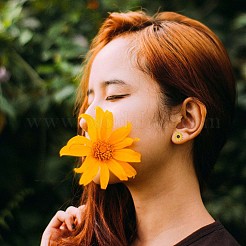 Halskette und Ohrstecker mit Sonnenblumen-Anhänger aus Emaille&nbsp;JX217A