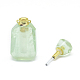 多面的な天然蛍石の開閉可能な香水瓶ペンダント  真鍮のパーツとガラスのエッセンシャルオイルのボトル  30~40x14~18x11~14mm  穴：0.8mm  ガラス瓶容量：3ml（0.101液量オンス）  宝石の容量：1ml（0.03液量オンス） G-E556-04F-3
