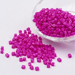 Würfel undurchsichtigen fäbige Glasperlen, Rundloch, neon rosa , 3~7x3~4x3~4 mm, Bohrung: 0.5 mm, ca. 4500 Stk. / Beutel, 440~450 g / Beutel