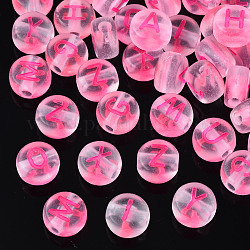 Abalorios de acrílico transparentes, esmerilado, redondo plano con letra aleatoria, de color rosa oscuro, 6.5x7x4mm, agujero: 1.8 mm, aproximamente 3600~3700 unidades / 500 g