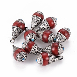 Handmade tibetischen Stil Anhänger, mit Synthetik Korallen, Träne, rot, Antik Silber Farbe, 32~34x14~15 mm, Bohrung: 3 mm