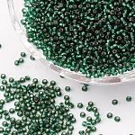 12/0 grade a perles de rocaille en verre rondes, Argenté, vert foncé, 12/0, 2x1.5mm, Trou: 0.3mm, environ 30000 pcs / sachet 