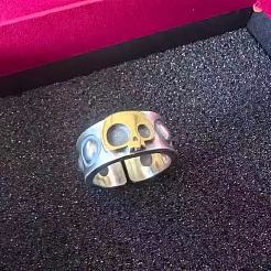 Halloween-Armreif mit zweifarbigem Totenkopfmotiv aus Legierung&nbsp;WG69205-01
