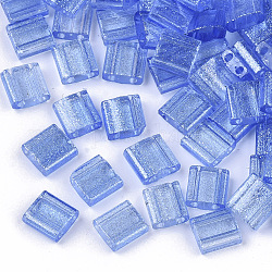2-Loch-Glasperlen, transparent sprühlackiert, mit Glitzerpulver, Rechteck, Verdeck blau, 5x4.5~5.5x2~2.5 mm, Bohrung: 0.5~0.8 mm